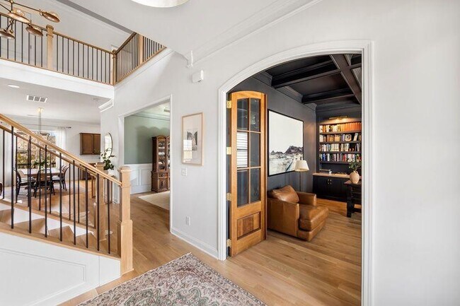 Photo - 2422 Brewer Way