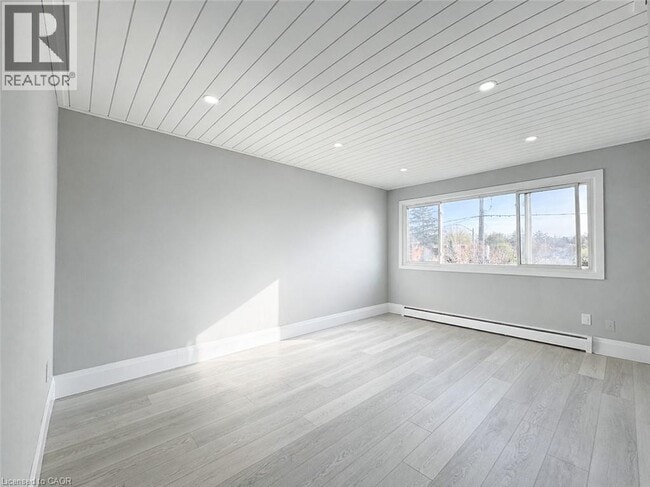 Photo - 281 Lorne Ave Unit 4