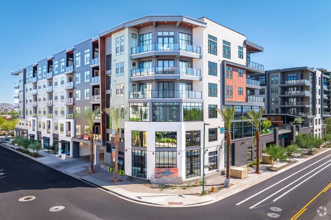 Building Photo - Soltra Kierland Rental