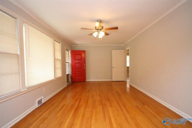 Photo - 7620 Charlotte Dr SW