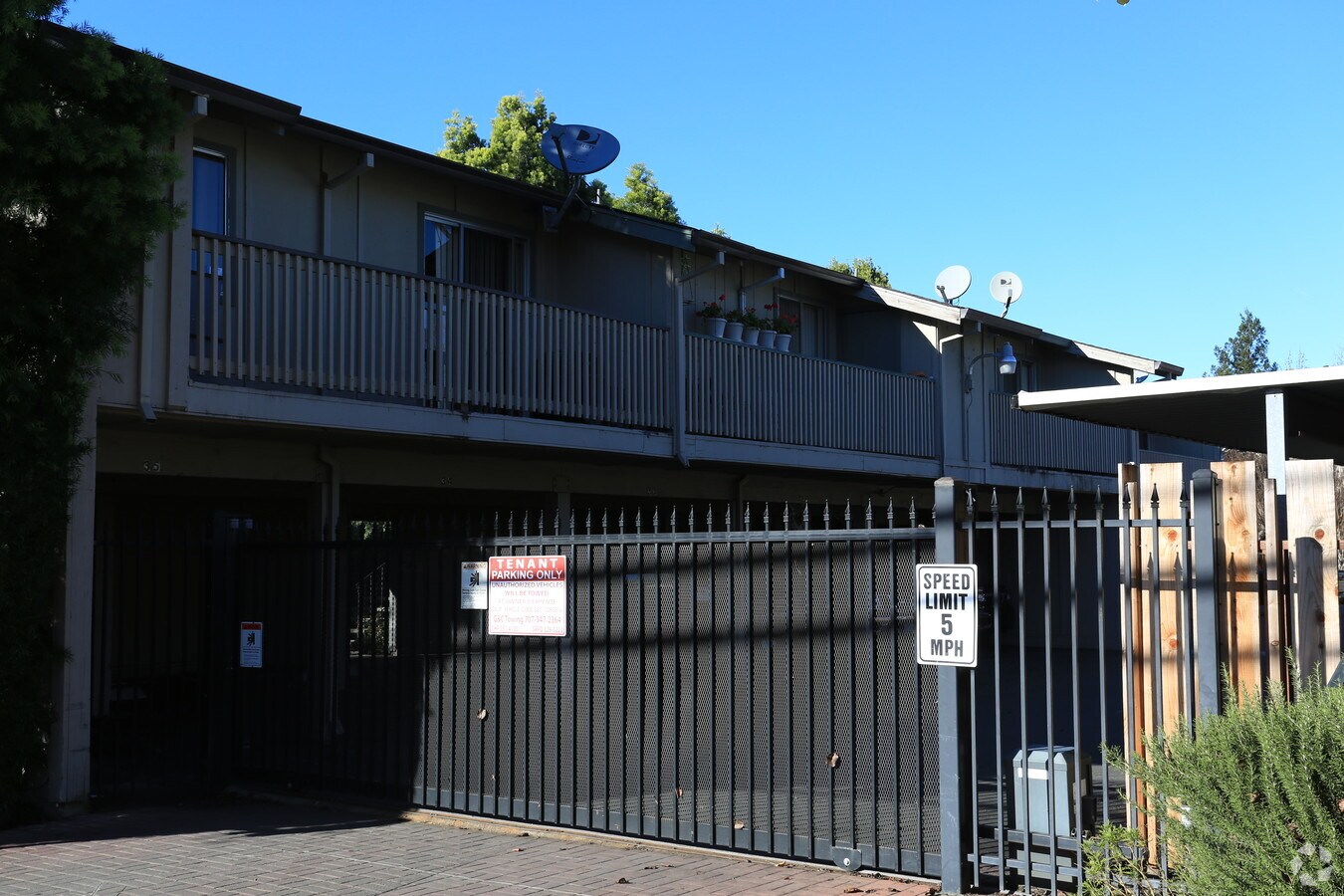 Photo - Woodside Garden Apartments