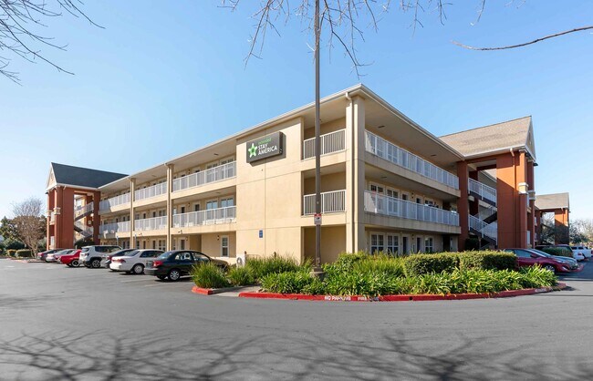 Furnished Studio-Sacramento - White Rock Rd.