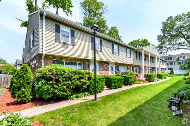 Building Photo - 63 Maple Tree Ave Unit APT D