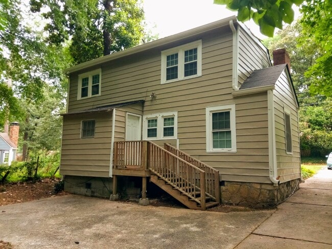 Photo - 2723 Memorial Dr SE