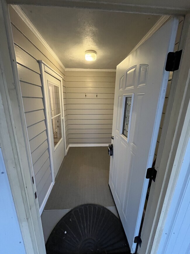 Photo - 1910 Hst W 10th St