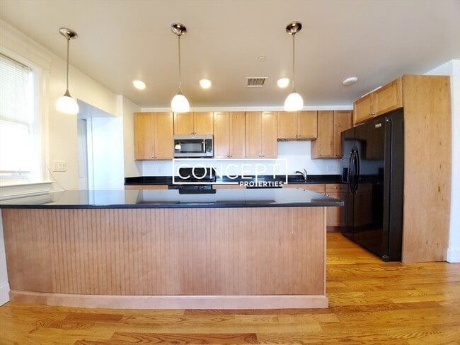 Photo - 6 Westminster Ave Unit 3