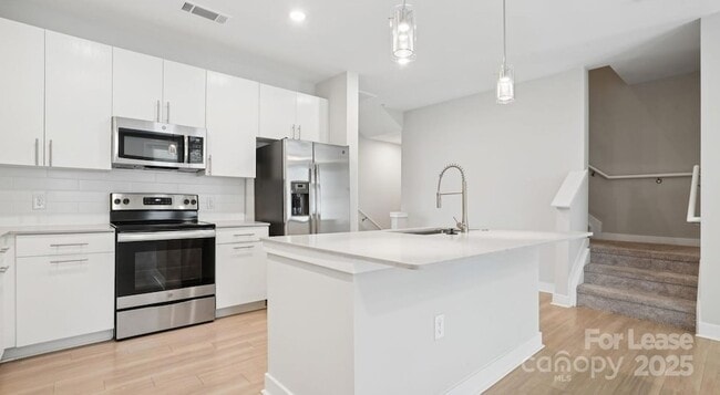 Photo - 4010 Waiting St