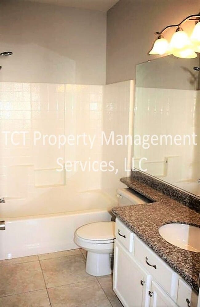 Photo - Beautiful 3 bedroom, 3 bathroom home in Mesa!