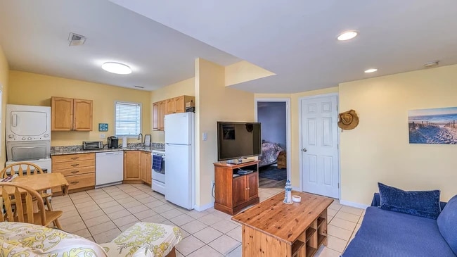 Photo - 5800 Boardwalk Unit 100