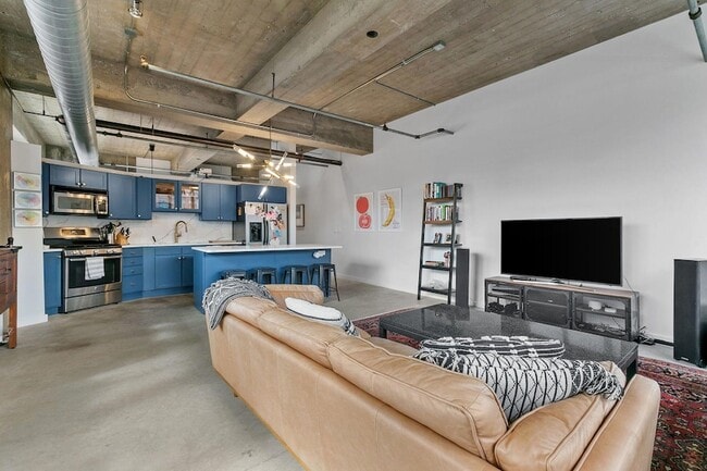 Photo - 901 N 3rd St