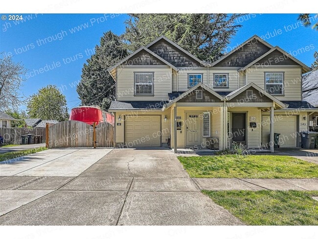 Photo - 543 NE 2nd Ave