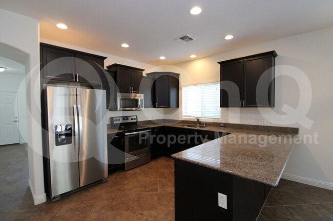 Building Photo - 1686 W Paisley Dr Rental
