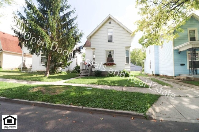 Building Photo - 927 Nuttman Ave Unit 927 1/2 Nuttman Ave