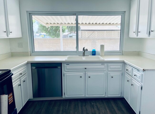 Photo - 1825 Silver Oak Way