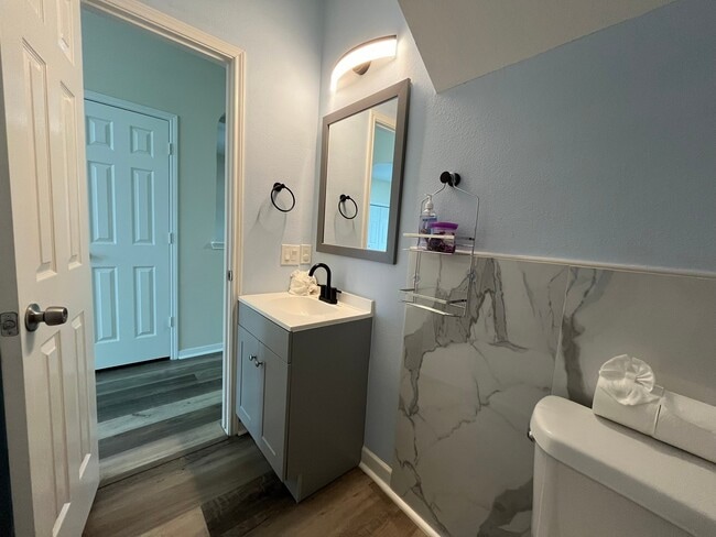 Photo - 20702 Settlers Lake Cir N