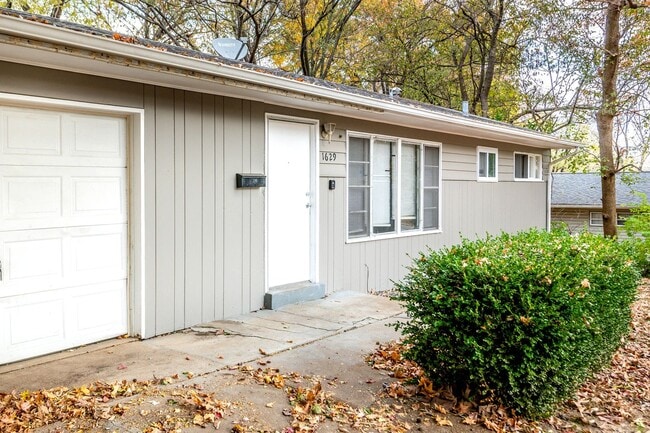 Photo - Charming Mid-Century Home with Basement and Fenced Backyard!