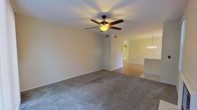 Photo - 1704 Reggio Aisle