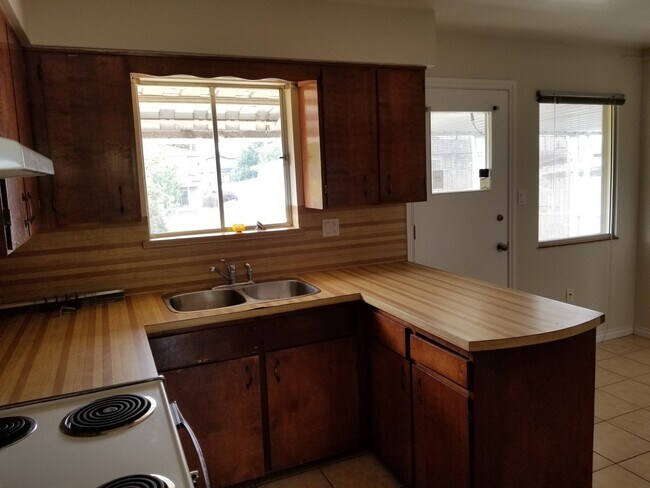 Photo - 6715 St Charles Pl