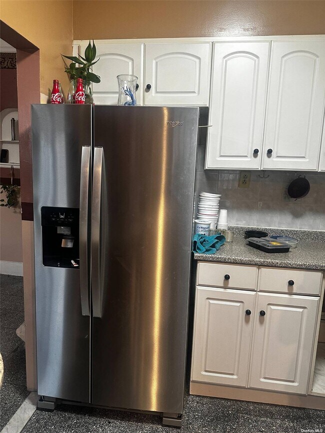 Photo - 2674 Hubbard St