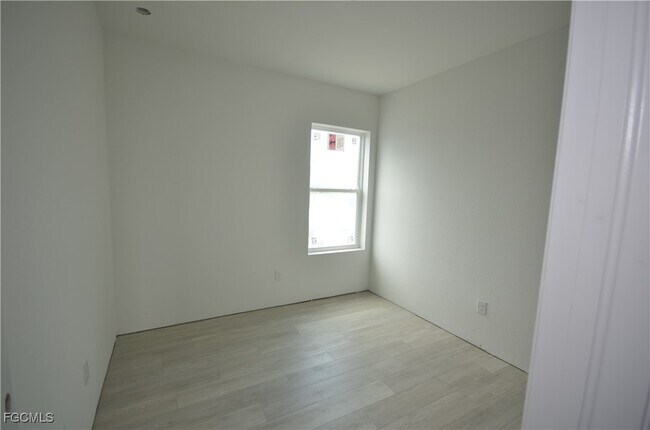 Photo - 272 Pelton Cir