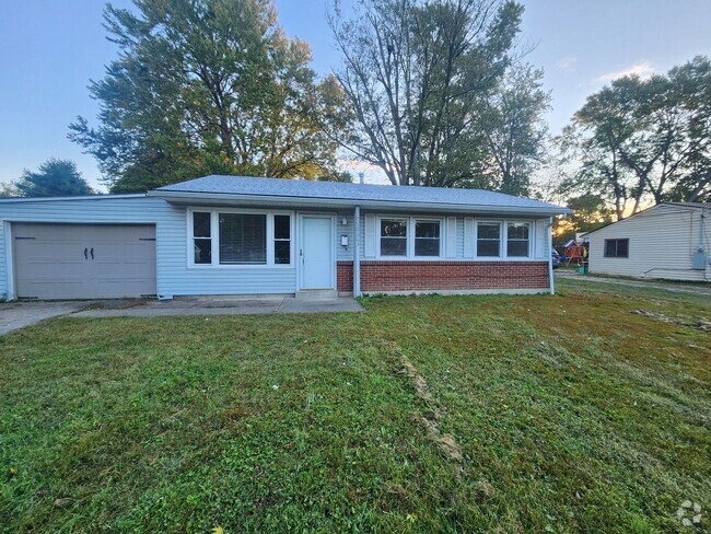 Building Photo - Updated 3 bedroom 1 bath with garage in Va... Rental