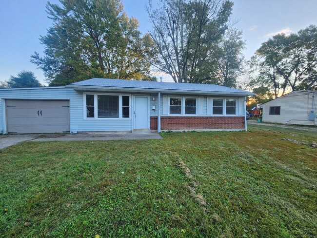 Updated 3 bedroom 1 bath with garage in Va... - Updated 3 bedroom 1 bath with garage in Va... House