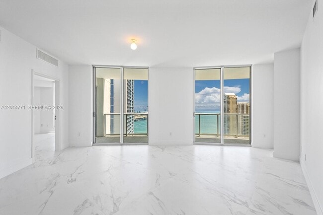 Photo - 300 S Biscayne Blvd Unit T-3010