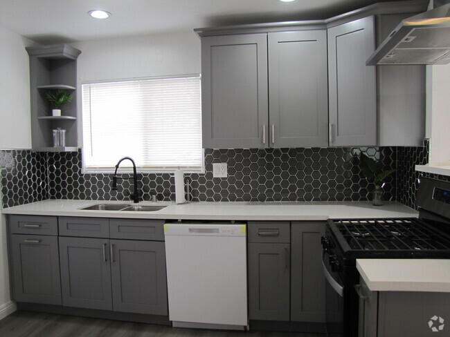 Building Photo - Battery Unit 3 Rental