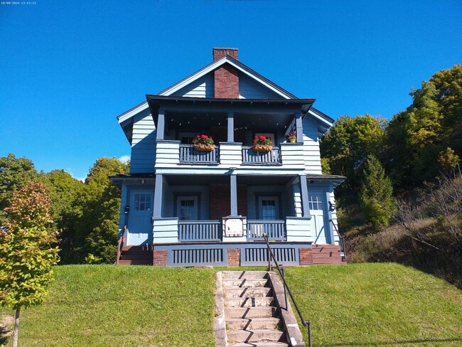 Building Photo - 3 Bed|1 Bath Apartment in Westcott Neighbo... Unit Westmoreland 569.2