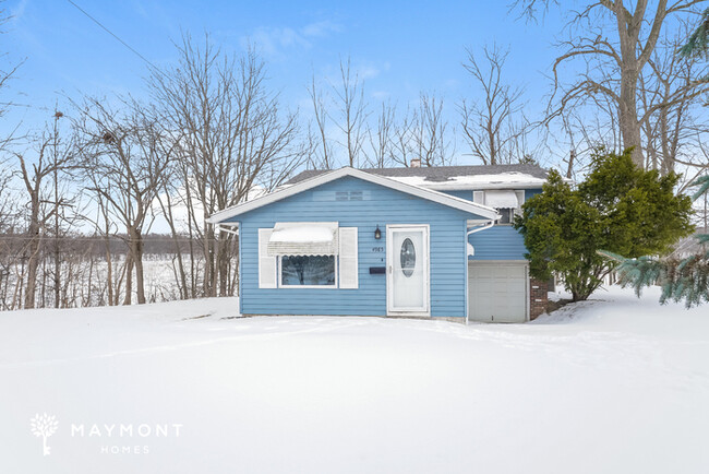 Cute 3 Bedroom Home - Cute 3 Bedroom Home