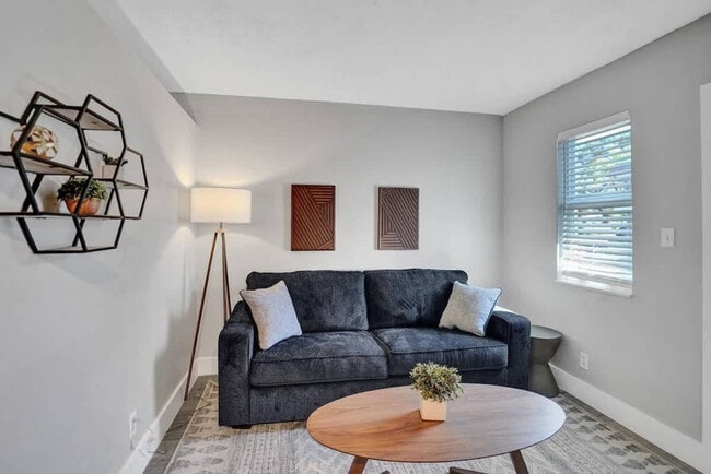 Photo - 50 Davie Blvd Unidad SI FL1-ID1504011P