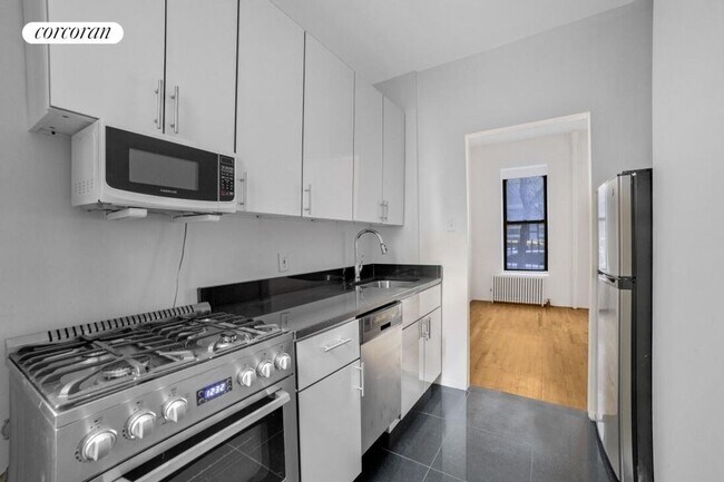 Photo - 234 E 50th St