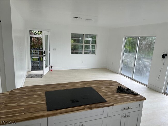 Photo - 420 Burning Tree Ln