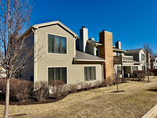 Photo - 909 Suffolk Ct