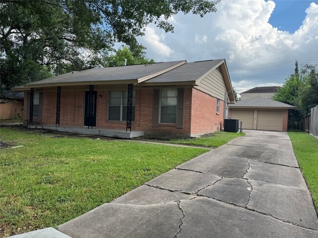 Photo - 4013 Newshire Dr