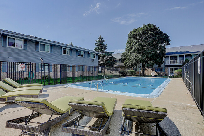 Building Photo - Douglas Terrace Apartments