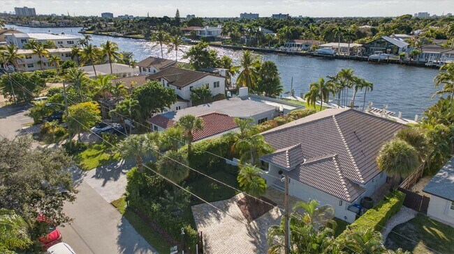 Photo - 513 S Riverside Dr