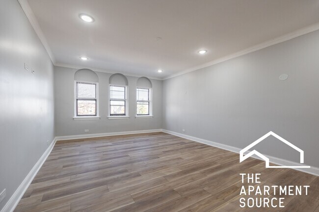 Photo - 6148 N Francisco Ave Unidad 3A