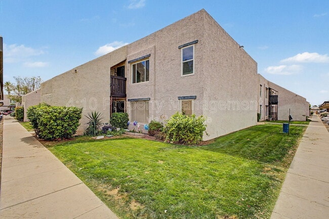 Building Photo - 1927 E Hampton Ave Unit 256