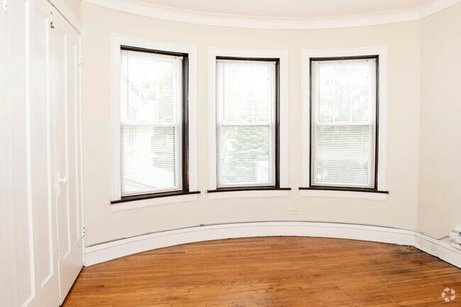 Building Photo - 2100 W Giddings St Unit 2C - 1Bed Rental