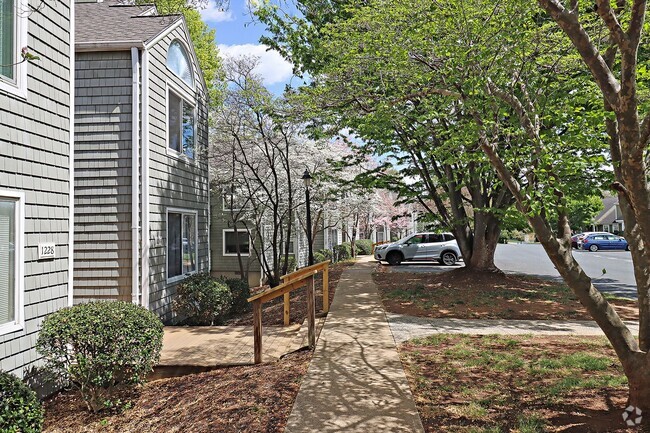 Building Photo - Top Floor River Run Condo With Private Bal...