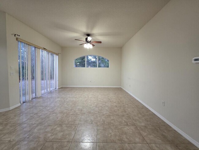 Photo - 9 Sycamore Ct E