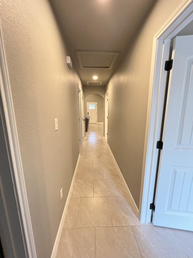 Photo - 905 Roadrunner Spur