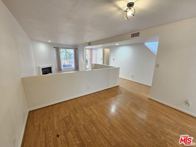 Photo - 1957 N Bronson Ave Unit 112