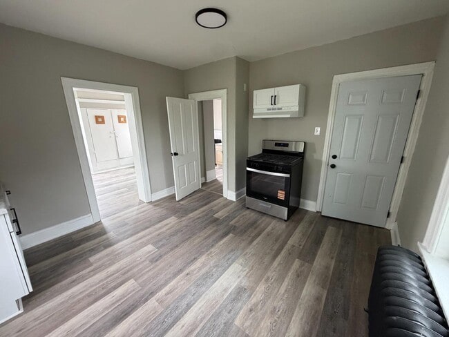 Photo - 106 N 9th St
