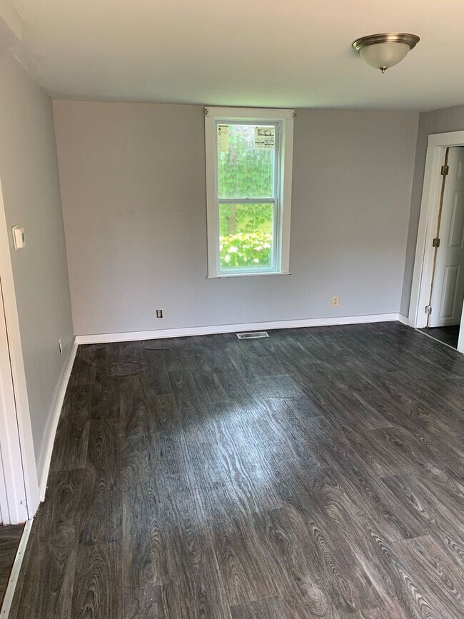 710 Kewaunee St. (Duplex) Apartment For Rent in Racine, WI