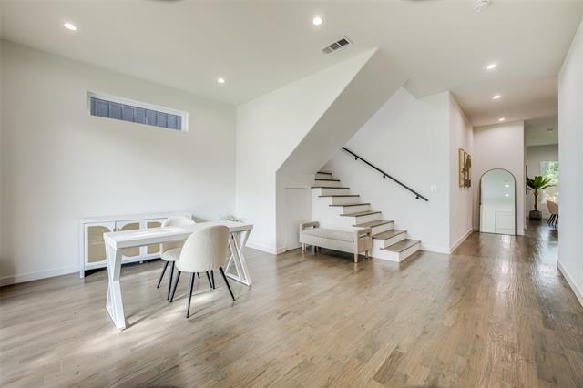 Photo - 3423 N Winnetka Ave