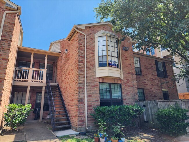 Building Photo - 2255 Braeswood Park Dr Unit 272