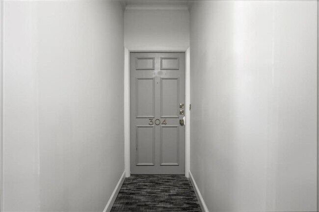 Photo - 2632 Peachtree Rd Unit 304B