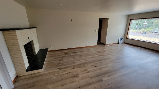 Photo - 1302 Otter Ln